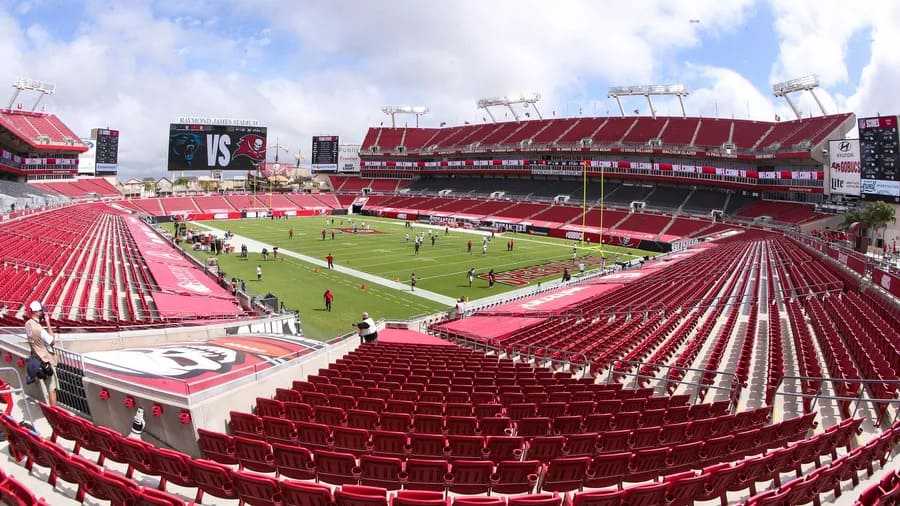Buccaneers Logo Ground