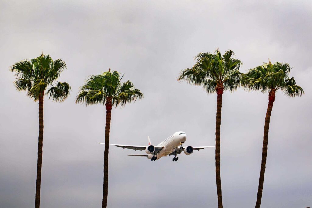 Delta Flight DL275 was diverted to LAX 6