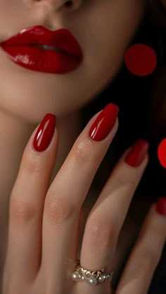 Red nails