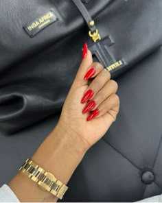Red nails