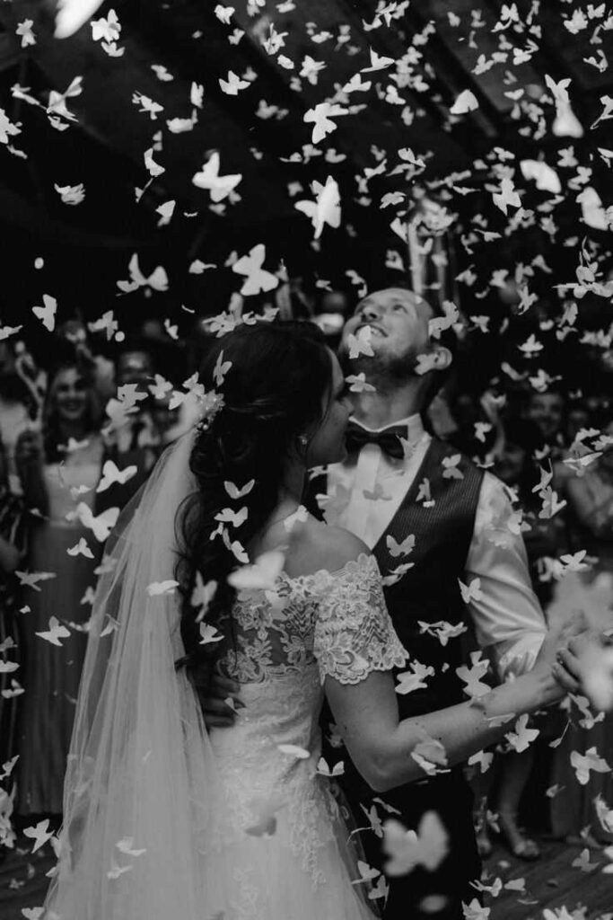 documentary style wedding photography​