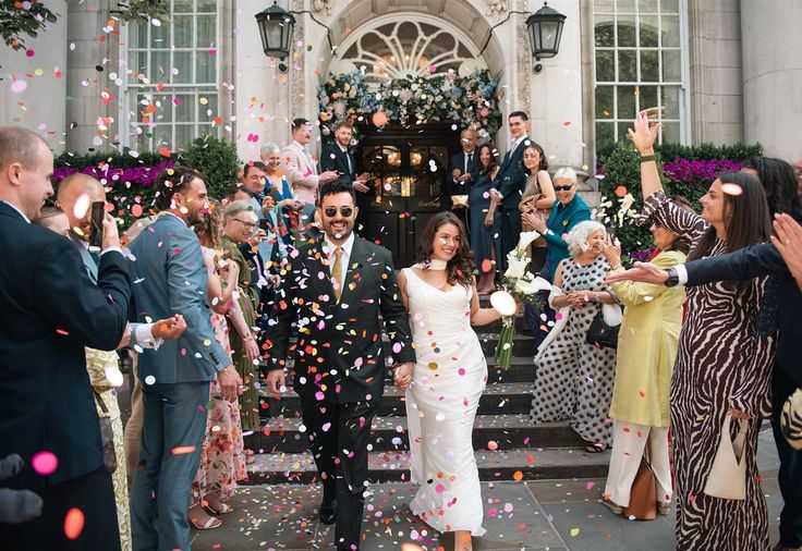 documentary style wedding photography​