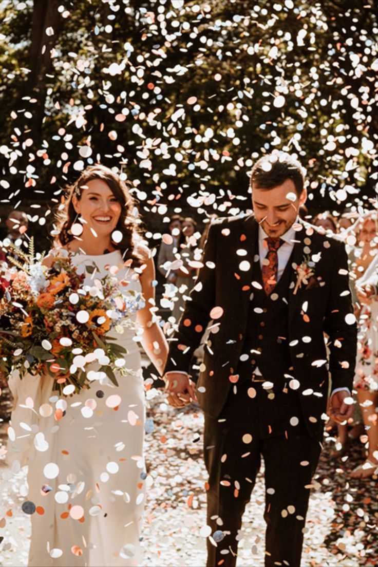 documentary style wedding photography​
