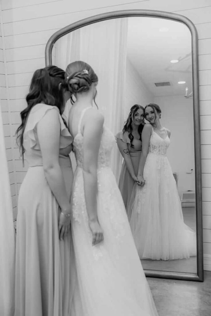 documentary style wedding photography​